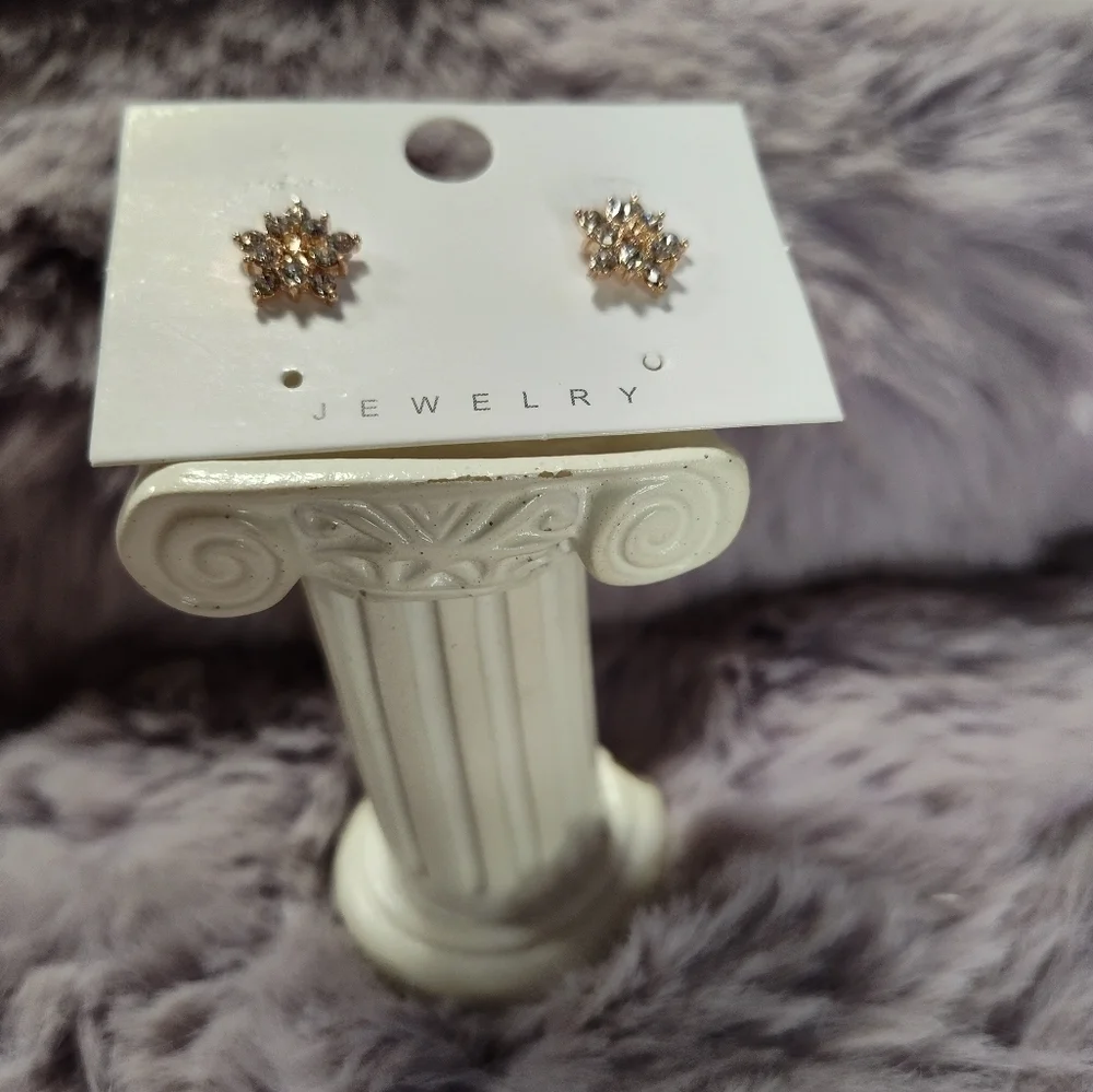 Rhinestone Celestial Star Rose Gold Earrings NWT